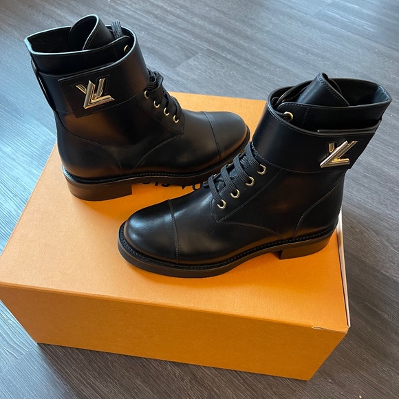 Louis Vuitton boots - Picture 1 of 3